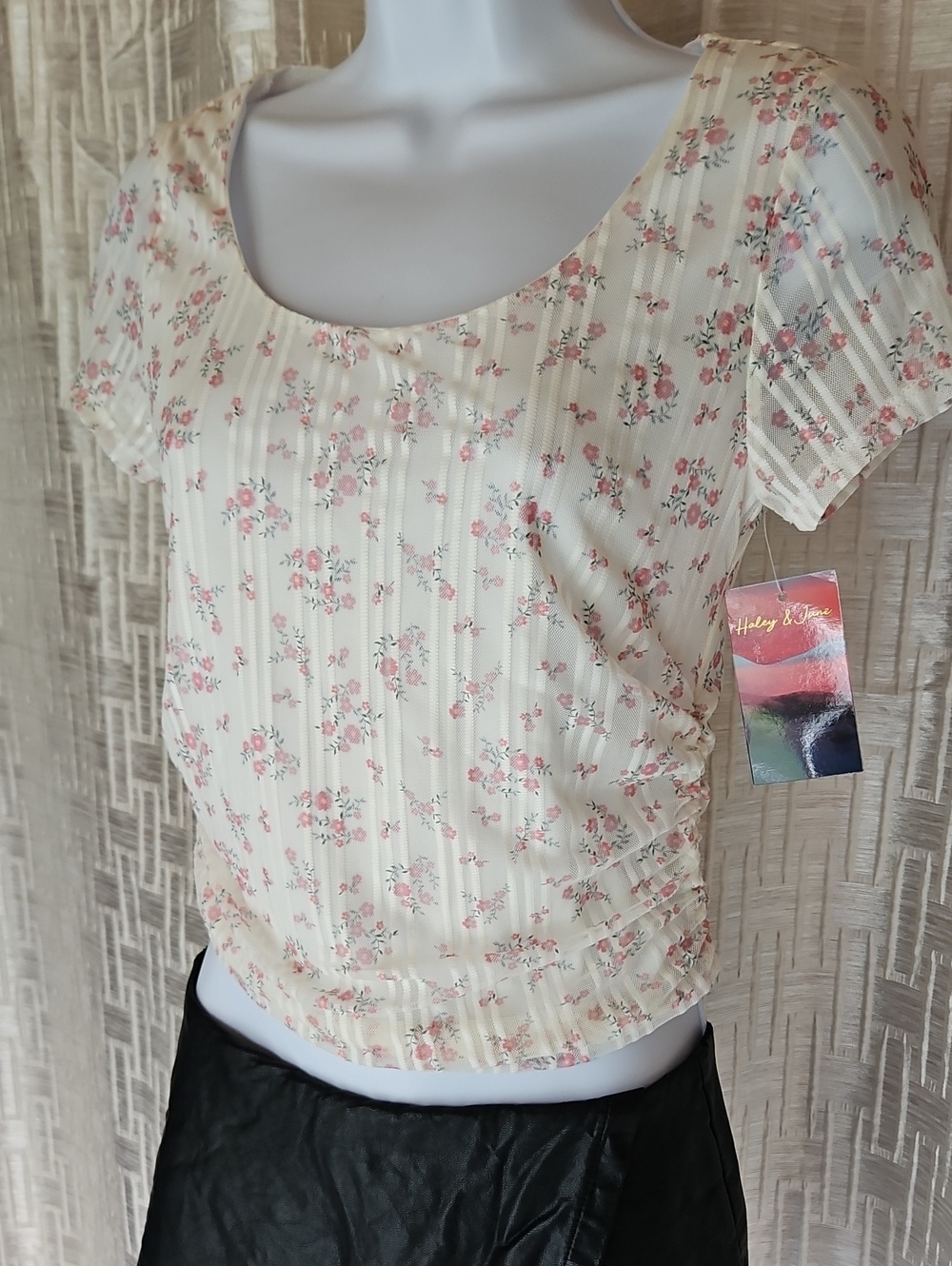 Cream Floral Scoop-Neck Crop Top with Pink Blooms